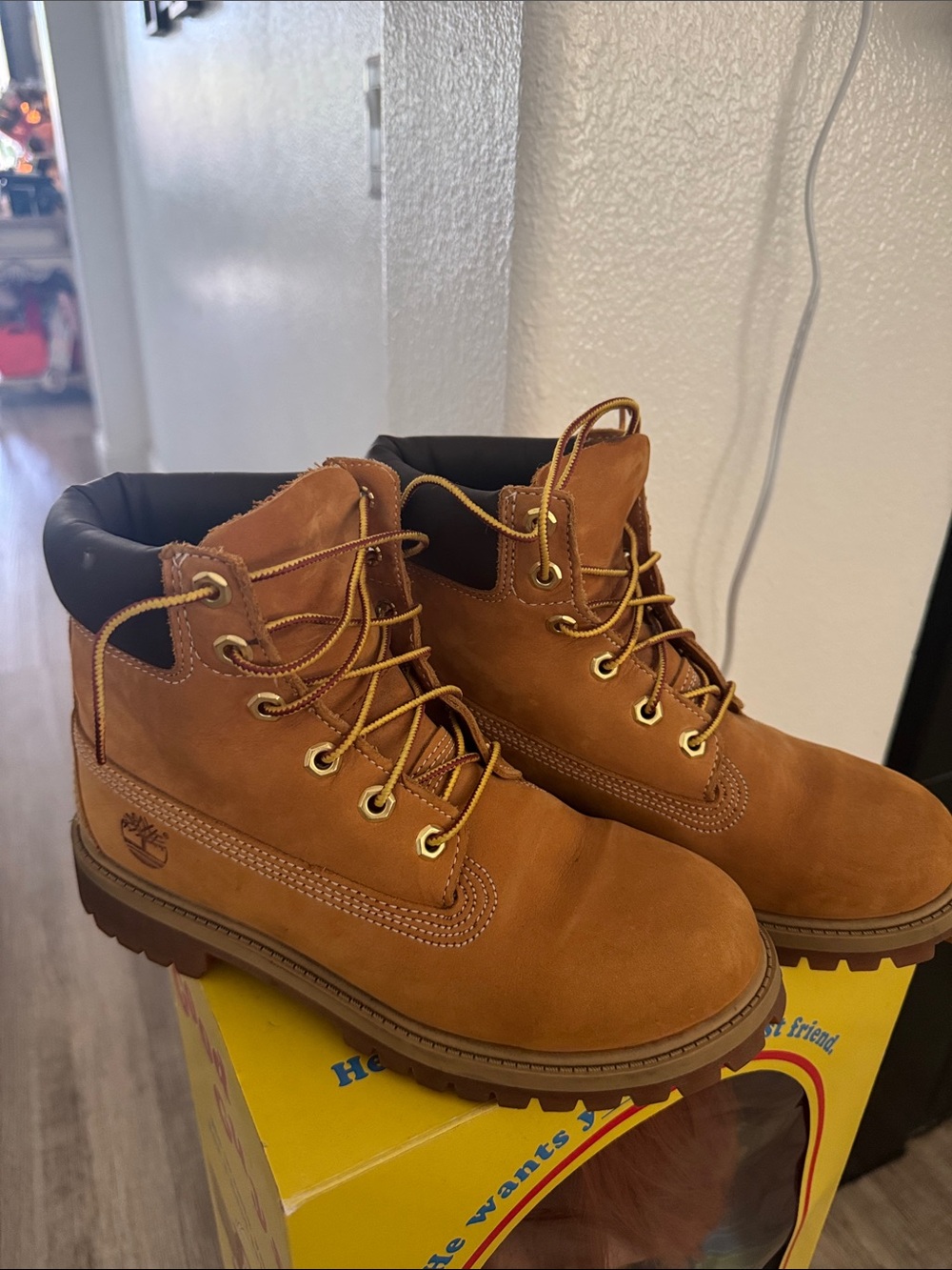 Timberland Wheat Brown Nubuck Work Boots with Bldark brown Collar
